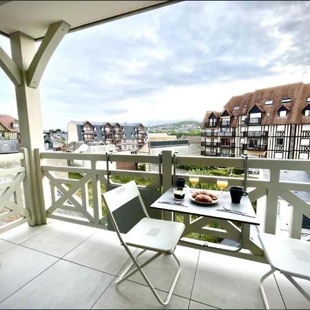 Apartmán Sejour Authentique - Balcon, Parking & Wifi Ultra-Rapide Deauville Exteriér fotografie